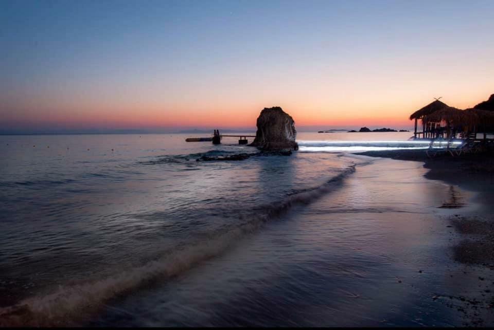 Seaview Apartments Anavyssos Dış mekan fotoğraf